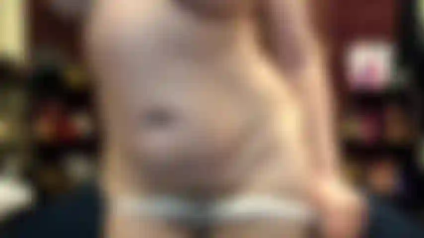 ( Gs.375) GoldieStar se presenta en show de oro. Roleplay(llamando a todos los chicos de la sala por su nombre...) 9:01 Minutos. Milf, tetas grandes, bragas blancas, squirting, anal, doble penetración interracial, coño abierto (6/12/2021).