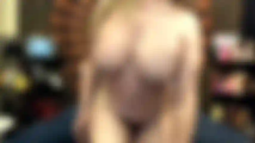 ( Gs.756) GoldieStar se presenta en show de oro - 11 minutos. Tetas grandes, coño peludo, gilf, gran culo, squirting, tarifa desnuda, anal, doble penetración, todos consoladores blancos (30/9/2022).