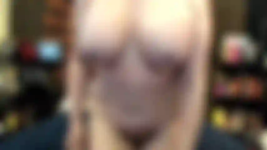 ( Gs.778) GoldieStar se presenta en show de oro - 8:59 minutos. Tetas grandes, coño peludo, gilf, culo grande, squirting descalza, coño abierto, anal, doble penetración, todos consoladores blancos (11/10/2022).