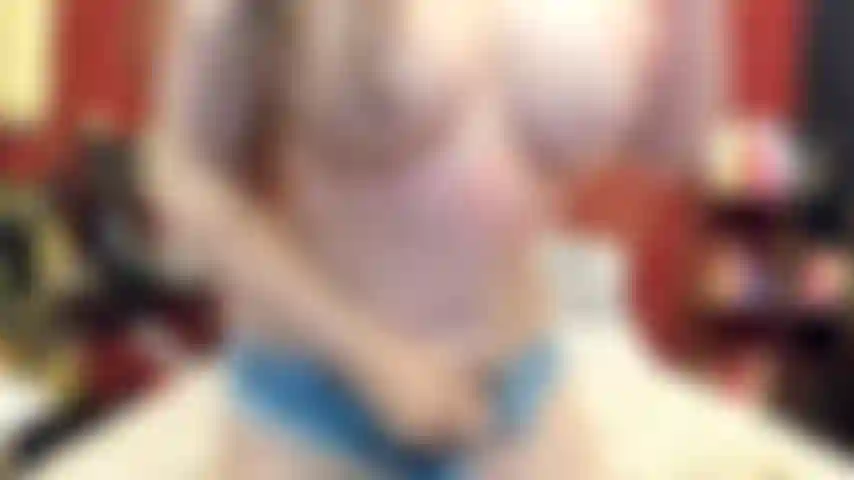 ( Gs.530) GoldieStar se presenta en show de oro - 9 minutos. Daisy dukes, tetas grandes, gilf, coño peludo, pies descalzos, aceite, anal, doble penetración, semen cremoso (26/4/2022).