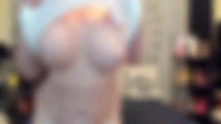 (Gs.1257) GoldieStar actúa en show gold - 10 minutos. Múltiples consoladores, pies descalzos, desnuda, anal, dp, tetas grandes, culo grande, gilf, coño peludo, squirting (2/3/2024 @ 6.10Pm) 1707001805416.