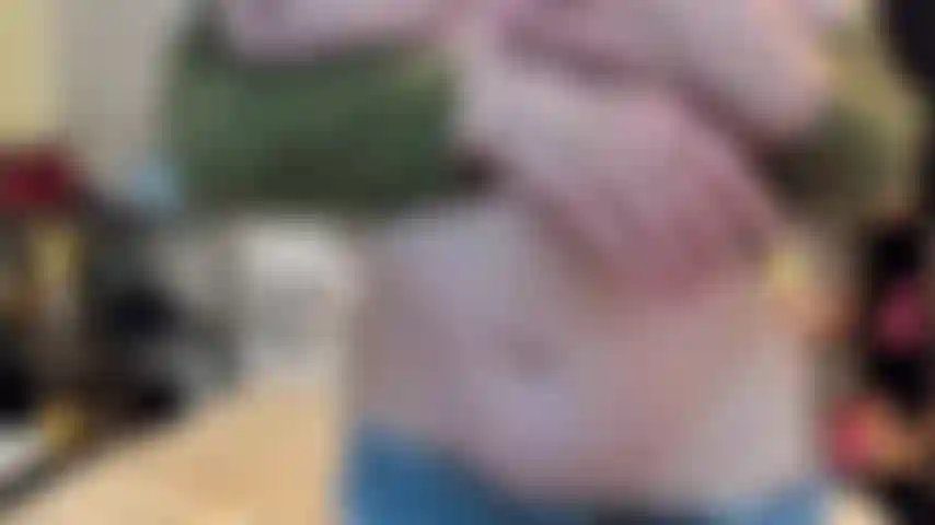 ( Gs.828) GoldieStar se presenta en show de oro - 10 minutos. Gilf, tetas grandes, culo grande, coñito peludo, pies descalzos, squirting, anal, dp (27/11/2022).