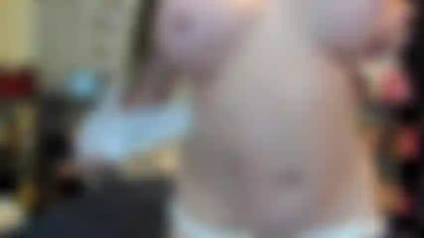 ( Gs.880) GoldieStar se presenta en show de oro - 15 minutos. Tetas grandes, culo grande, gilf, coñito peludo, squirting, pies descalzos, anal, dp (30/12/2022).