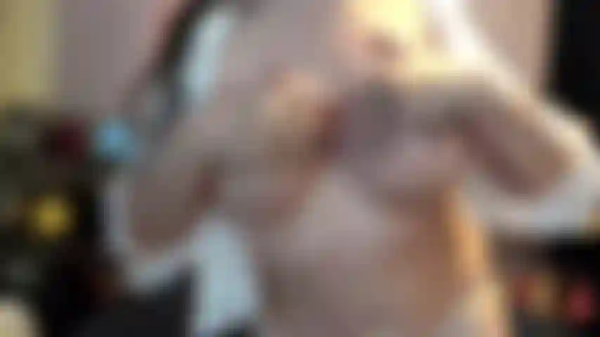 ( Gs.1053) GoldieStar se presenta en un espectáculo dorado - 10 minutos. Tetas grandes, culo grande, gilf, coño peludo, squirting, aceite, anal, doble penetración, pies descalzos (18/7/2023 a las 3:25 a. M.) _1689751554259.