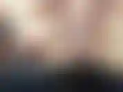 (25) GoldieStar juega con su coño rosado y eyacula.