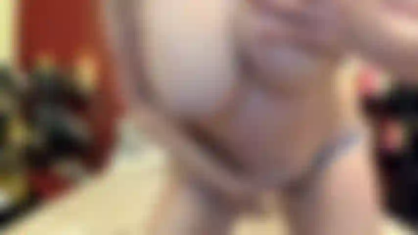 ( Gs.535) GoldieStar se presenta en show de oro - 9:01 minutos. Coño peludo, tetas grandes, tacones de plataforma rojos, squirting, juguete interactivo, anal, dp interracial (27/4/22).