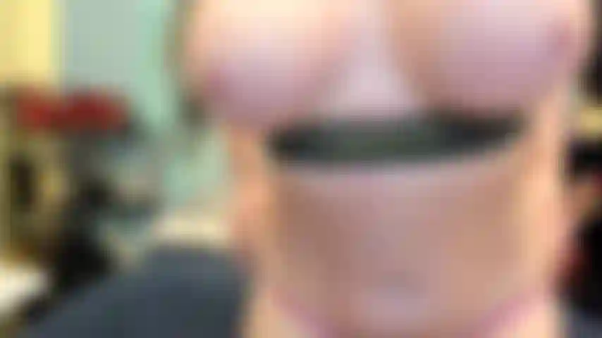 ( Gs.471) GoldieStar se presenta en show de oro. Roleplay (llamando a todos los presentes en la sala por su nombre...) 9 Acta. Gilf, tetas grandes, coñito peludo, pies descalzos, cabalgando, squirting, aceite, flexible, semen cremoso (18/02/2022).