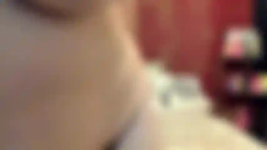 ( Gs.549) GoldieStar se presenta en show de oro - 8 minutos. Tetas grandes, coño peludo, squirting, pies descalzos, aceite, anal, doble penetración, semen cremoso (30/04/2022).