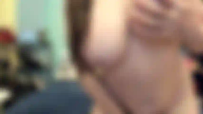 ( Gs.672) GoldieStar se presenta en show de oro - 11:01 minutos. Tetas grandes, gilf, coño peludo, squirting, pies descalzos, anal, dp, plug anal de cristal (28/7/2022).