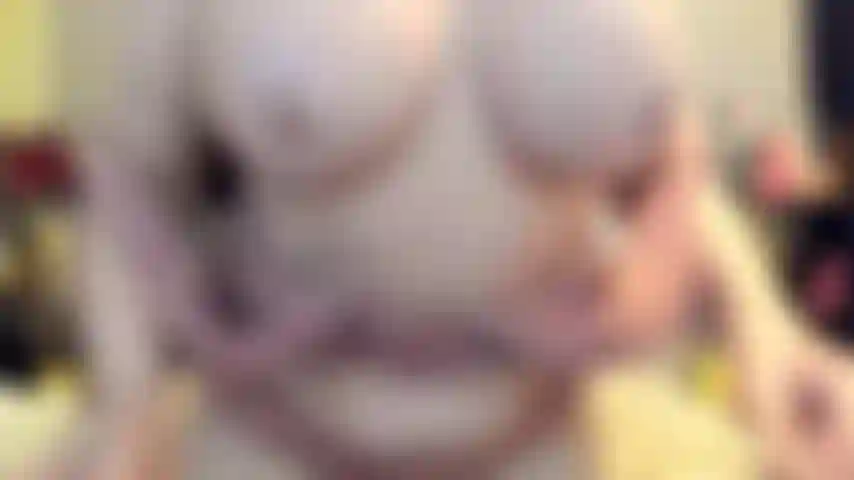 ( Gs.830) GoldieStar se presenta en show de oro - 10 minutos. Tetas grandes, pies descalzos, coño peludo, squirting, culo grande, anal, dp (3/12/2022).