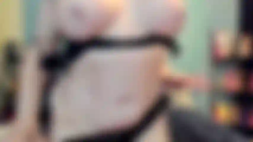 ( Gs.935) GoldieStar se presenta en show de oro - 6:59 minutos. Tetas grandes, culo grande, gilf, coño peludo, pies descalzos, coño abierto (1/4/2023).