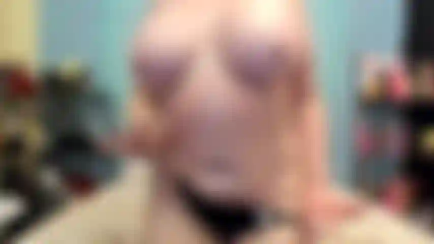 ( Gs.586) GoldieStar se presenta en show de oro - 8:56 minutos. Gilf, tetas grandes, coño peludo, pies descalzos, squirting, anal, dp (27/05/2022).