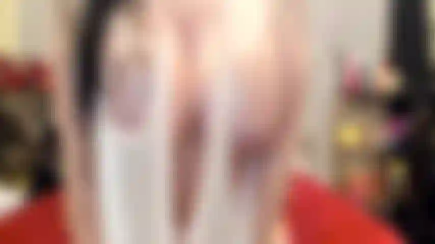 ( Gs.439) GoldieStar se presenta en show de oro. Roleplay(llamando a todos los chicos de la sala por su nombre...) 11 Minutos. Camiseta blanca. Bragas, tetas grandes, gilf, aceite, juego de coño, anal, doble penetración, consoladores completamente negros (18/01/2022).