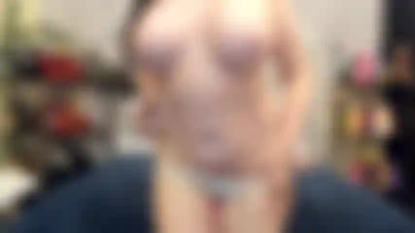 ( Gs.408) GoldieStar se presenta en show de oro. Roleplay(llamando a todos los chicos de la sala por su nombre...) 9 Minutos. Milf, tetas grandes, coño peludo, squirting, plug anal de cristal, anal, doble penetración, todos consoladores blancos (19/12/2021).