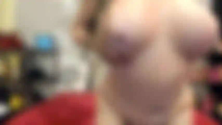 ( Gs.815) GoldieStar se presenta en show de oro - 11 minutos. El tío, tetas grandes, juego de pies, anal, squirting, pies descalzos, coño peludo (19/11/2022).