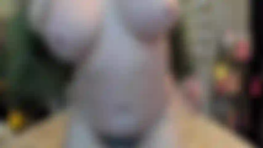 ( Gs.854) GoldieStar se presenta en show de oro - 10 minutos. Culo grande, tetas grandes, coño peludo, juego de coño, gran consolador morado, squirting, pies descalzos (13/12/2022).