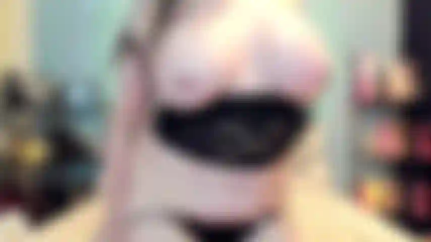 ( Gs.931) GoldieStar se presenta en show de oro - 10 minutos. Tetas grandes, culo grande, gilf, coño peludo, squirting, anal, doble penetración, coño abierto (1/4/2023).