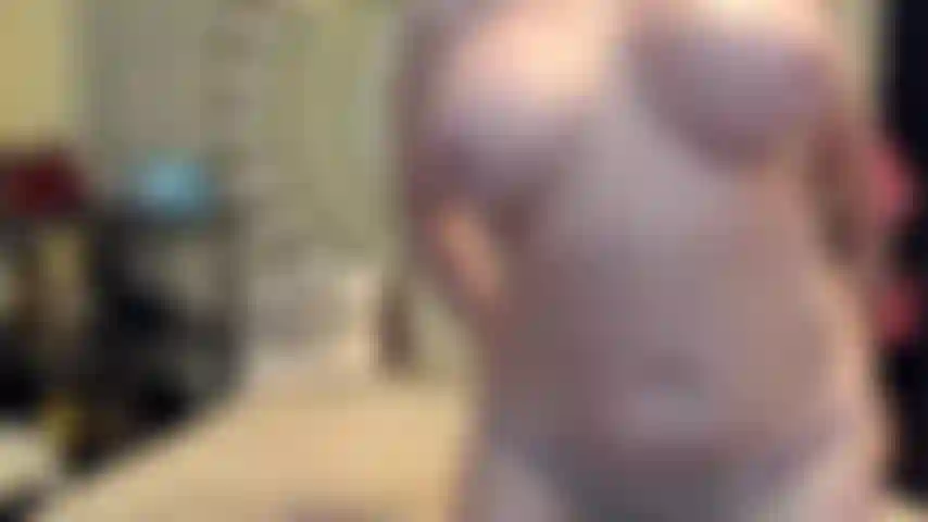 ( Gs.832) GoldieStar se presenta en show de oro - 10:01 minutos. Tetas grandes, culo grande, coño peludo, juguete interactivo, squirting, anal, dp (4/12/2022).