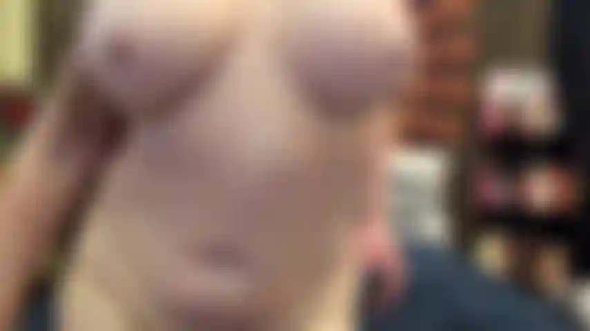 ( Gs.772) GoldieStar se presenta en show de oro - 10 minutos. Tetas grandes, culo grande, gilf, coño peludo, pies descalzos, anal, dp interracial, squirting, cabalgando (6/10/2022).