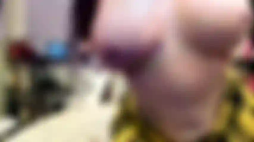 ( Gs.803) GoldieStar se presenta en show de oro - 11:01 minutos. Tetas grandes, gilf, coño peludo, falda a cuadros, pies descalzos, gran consolador rosa, squirting, anal, dp (18/11/2022).