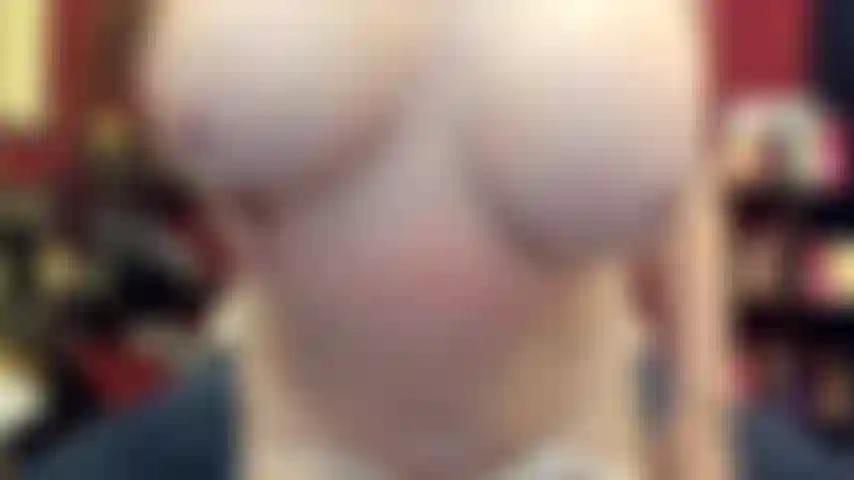 ( Gs.540) GoldieStar se presenta en show de oro - 8:01 minutos. Gilf, pies descalzos, tetas grandes, juguete interactivo, coño peludo, squirting, anal, doble penetración, todos consoladores blancos (28/4/22).