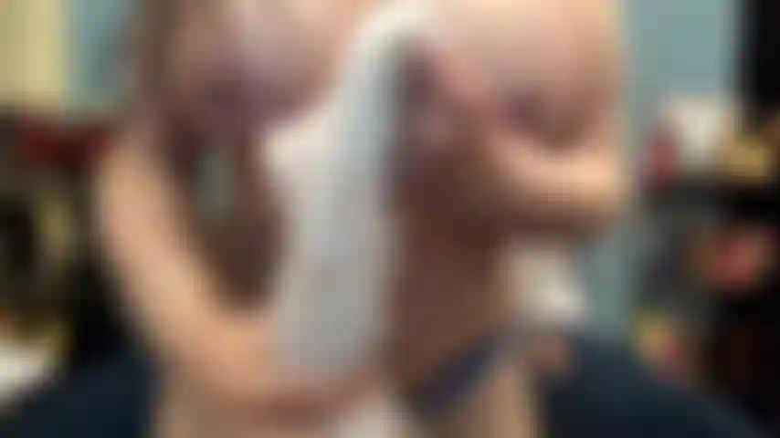 ( Gs.476) GoldieStar se presenta en show de oro. Roleplay (llamando a todos los presentes en la sala por su nombre...) 10 Minutos. Tetas grandes, pies descalzos, coño abierto, squirting, gilf, anal, dp (19/02/2022).