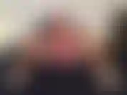 (30) GoldieStar en este conjunto de fotos de presentación de diapositivas usa bragas, sujetador negro y tacones plateados con brillo. Juego de coño y dedos de culo.