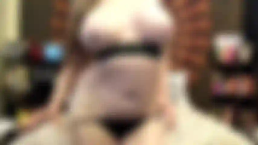 ( Gs.775) GoldieStar se presenta en show de oro - 9:58 minutos. Tetas grandes, culo grande, coño peludo, gran consolador rosa, anal, squirting, pies descalzos, dp (8/10/2022).