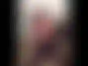 (60) GoldieStar en este conjunto de fotografías de presentación de diapositivas usa un body negro y tacones de diamantes de imitación verde azulado. Juego de coño y tetas.