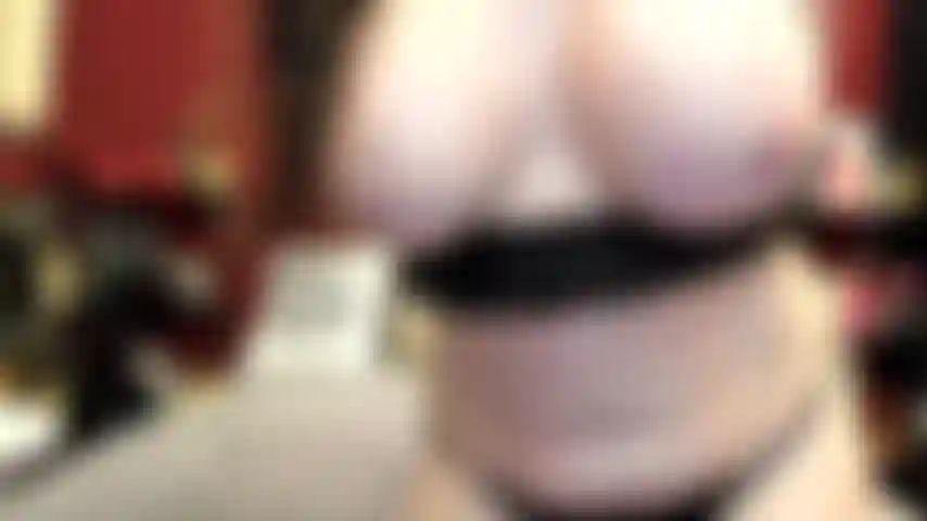 ( Gs.498) GoldieStar se presenta en show de oro. Juego de roles (llamando a todos los presentes en la sala por su nombre...) 15:01 Acta. Gilf, chupando coñito peludo, squirting, juguete interactivo iluminado, anal, doble penetración, hermético, aceite (5/3/2022).