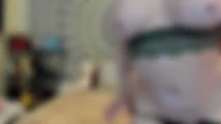 ( Gs.869) GoldieStar se presenta en show de oro - 9:01 minutos. Sujetador sin copas, pies descalzos, tetas grandes, coñito peludo, squirting, juguete interactivo, gran consolador rosa, anal, dp (18/12/2022).