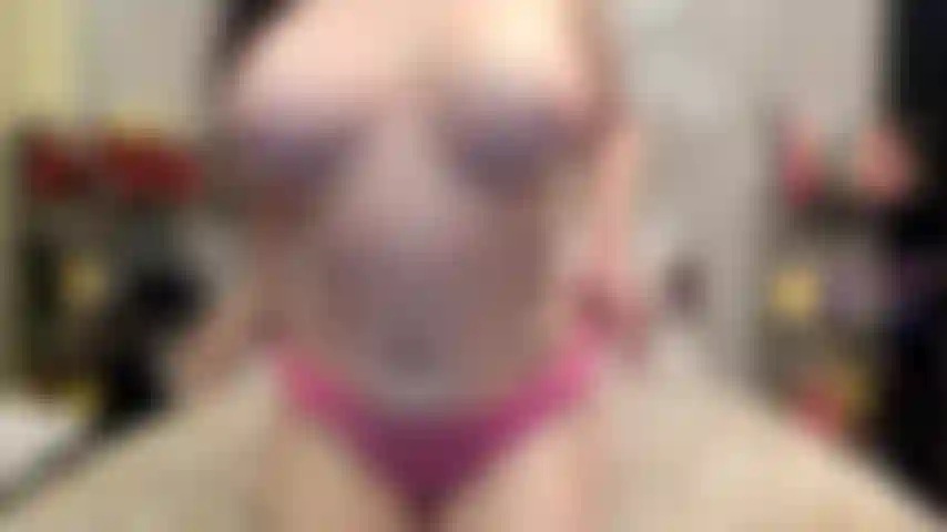 ( Gs.442) GoldieStar se presenta en show de oro. Roleplay (llamando a todos los presentes en la sala por su nombre...) 11 Acta. Traje rosa, gilf, tetas grandes, gran consolador rosa, squirting, coño peludo, anal, juguete interactivo, dp (19/01/2022).