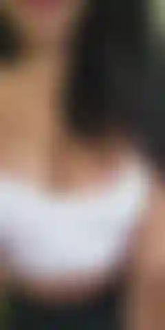 Calentando mi coñito prieto.