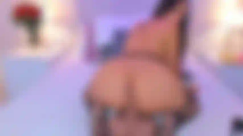 Cabalgando tu polla dura.