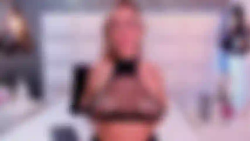 Una mamada boca abajo, follándome la cara, lamiendome los pies y follándome el coño, ahegao.