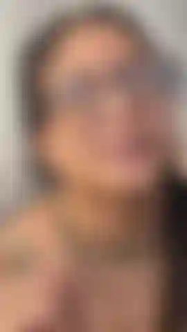 Handjob, topless, joi, deja que tu novia tome el control de ti; sigue mis instrucciones, relájate y siente lo que es el placer real.