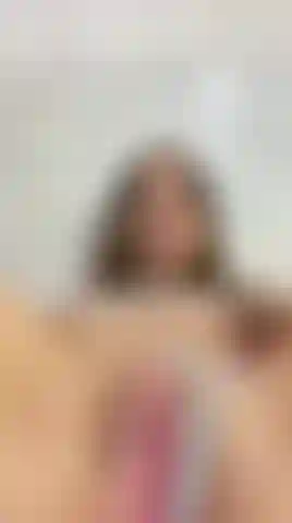 vibrations domi on pussy