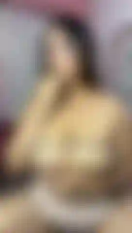 Juego con mis tetas y te hago una mamada rusa.