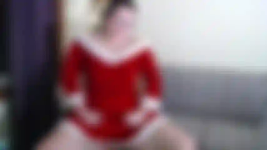 Señora claus toma una vista previa de un consolador grueso de 9 pulgadas.