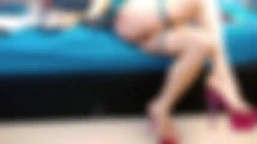 Colgando tacones altos.