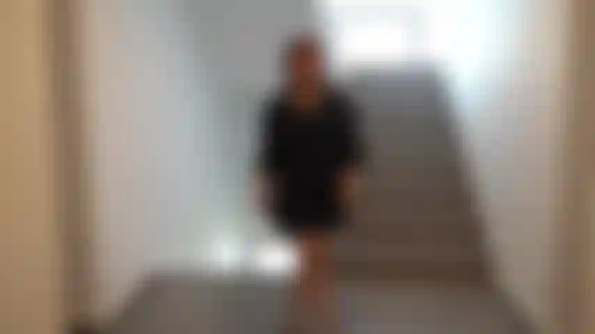 Provocar y desnudar.