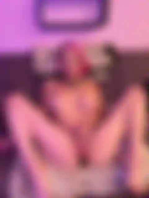 Plug anal vibe y squirting ligero.