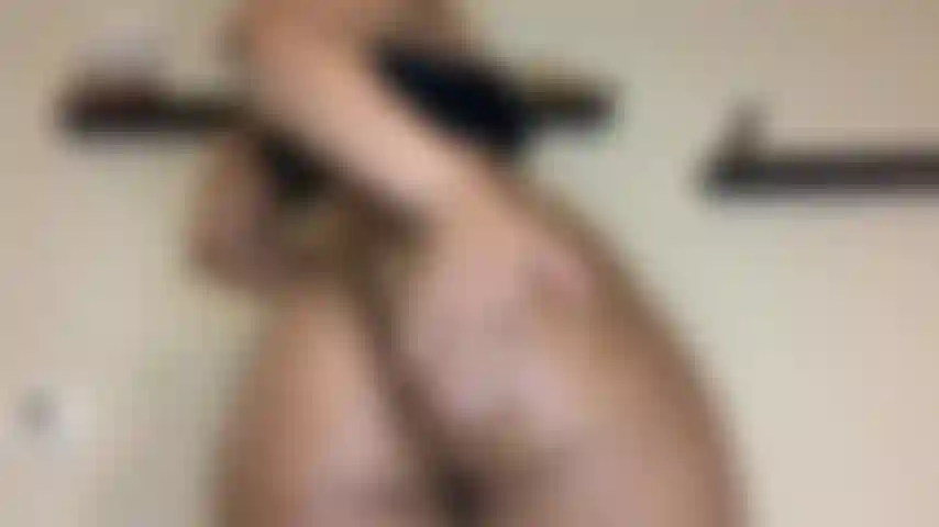 Atronador culo aplaudiendo.