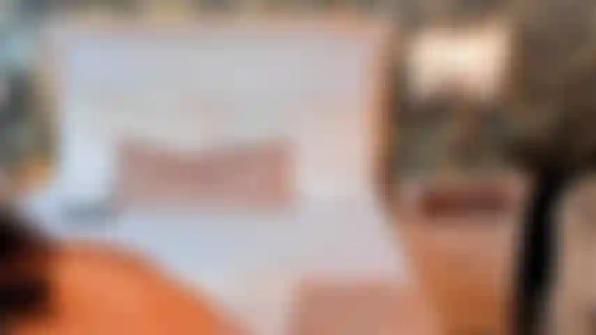 Cada movimiento mientras me follo el culo es un poema erótico, mis gemidos son una melodía para tus oídos, mientras me pierdo en el éxtasis del placer mis pensamientos solo gritan para que vengas y te unas a esta nueva aventura conmigo. .. ¿Qué estás esperando?