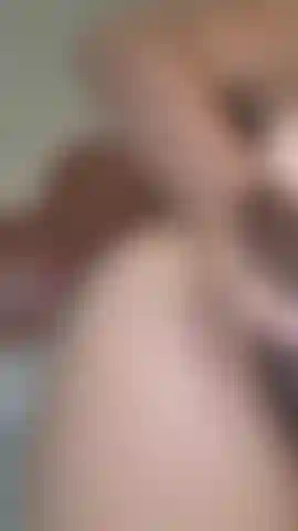 Mi culo abierto y mojado dando espacio a tu polla dura, tenerlo así de cerrado y abierto hará que te corras en segundos, lo llenes hasta el fondo y me hagas gritar.