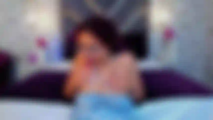 Cierra los ojos y folla mi cuerpo sexy en tu mente, hasta que no puedas soportarlo más.