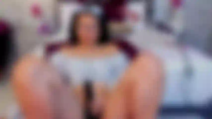 Me gusta premiar tu buen gusto, quiero que me veas muy cachonda disfrutando de mi vibrador.