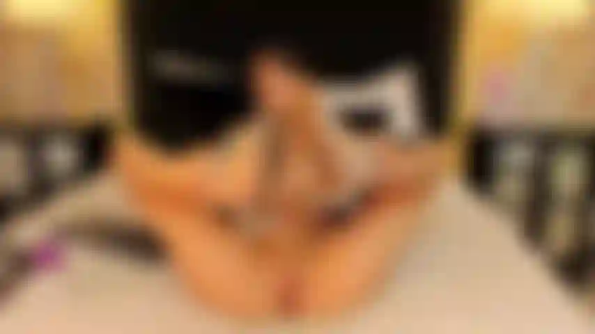 Tacones y coñito jugoso.