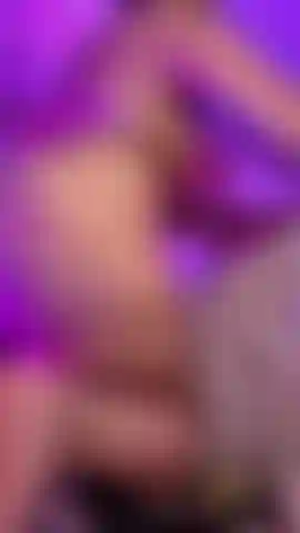 Mostrando la marca de la mano de 10 nalgadas. Imagina cómo se verían 20 🥵 💛.
