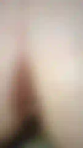 Pastel de crema goteando de mi coño.